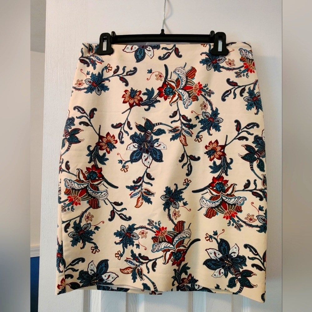 Ann Taylor pencil skirt - paisley